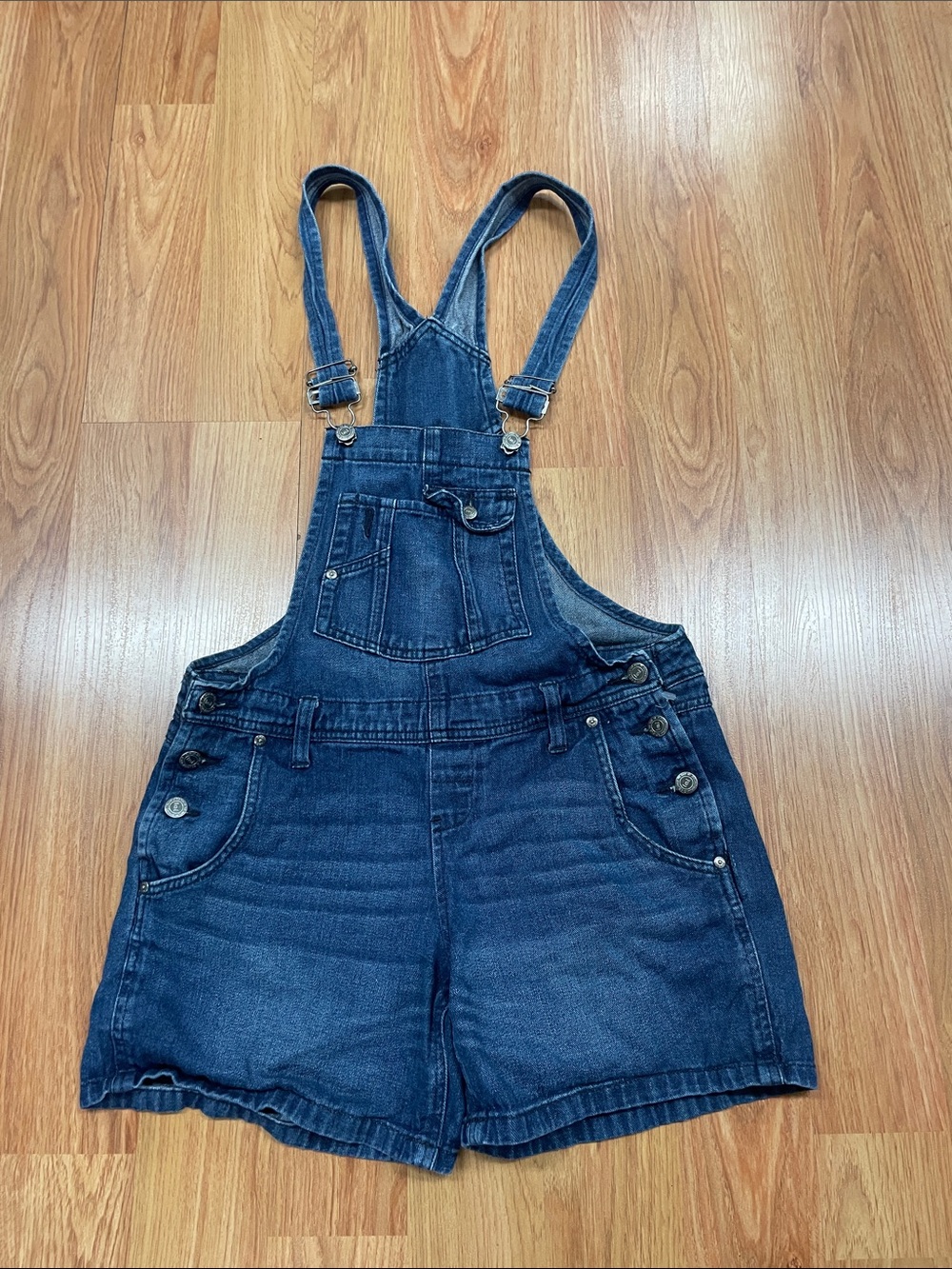 l.e.i. woman’s overall shorts